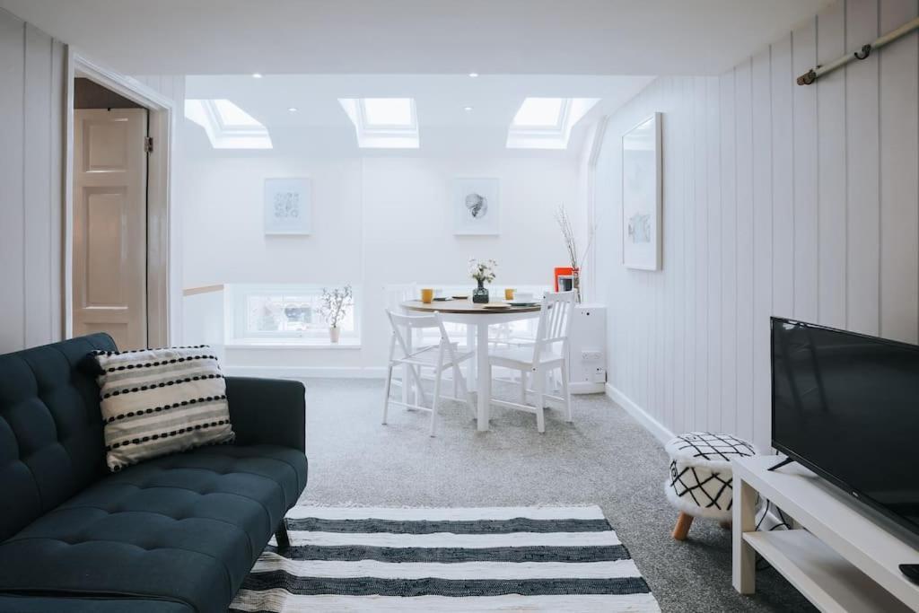The Lighthouse, Boutique Apartment In The Town Centre - Starlink Wi-Fi Tavistock  Exterior foto